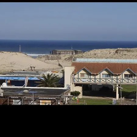 شقة Bel Climatise Refait A Neuf 100 M De L'ocean Et Toutes Commodites 3 E Etage Sans Ascenseur *